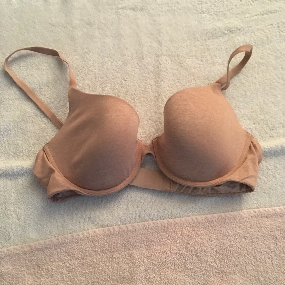 Victoria’s Secret Beige Bra. Size 34 C. Uplift Semi Demi Bust Wire Bra.